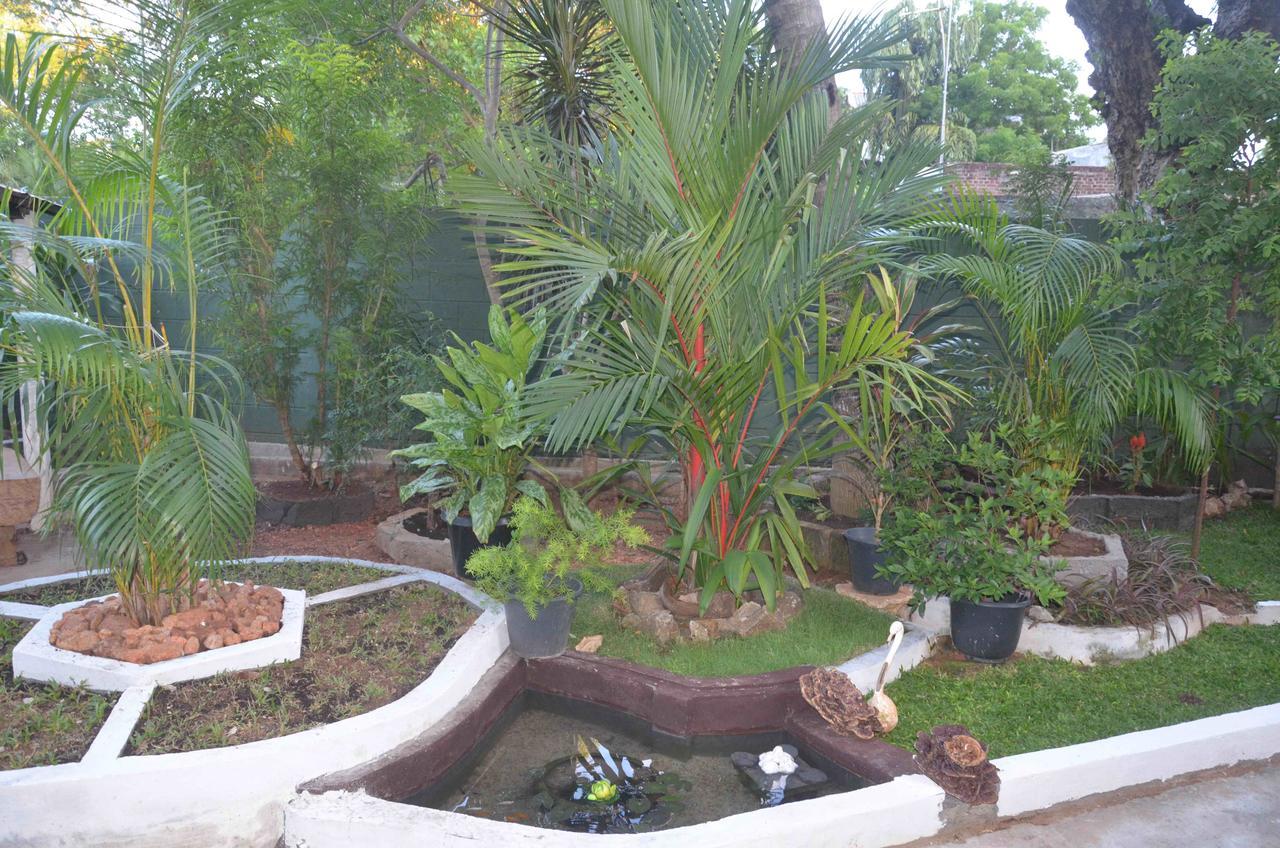 أنرادابورام Lake View The Tourist Guest House المظهر الخارجي الصورة