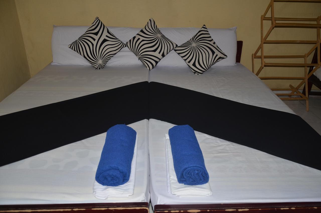 أنرادابورام Lake View The Tourist Guest House المظهر الخارجي الصورة