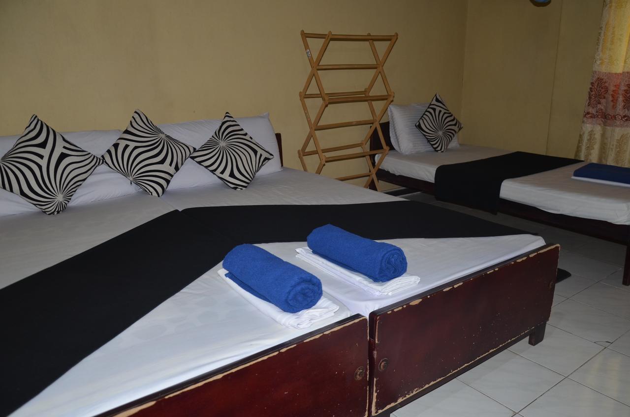 أنرادابورام Lake View The Tourist Guest House المظهر الخارجي الصورة